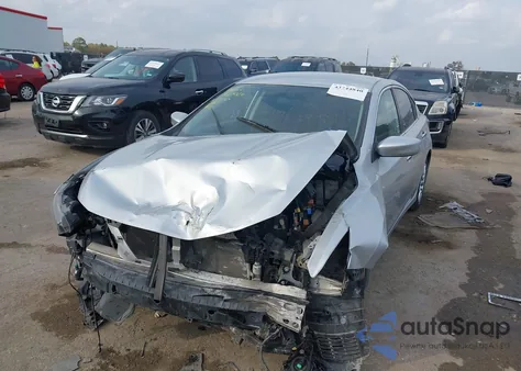 2018 Nissan Altima 2.5 S z USA, uszkodzony, nr VIN 1N4AL3AP1JC230001